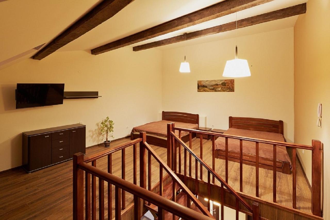 Apartment on Lychakivska Lwów Zewnętrze zdjęcie